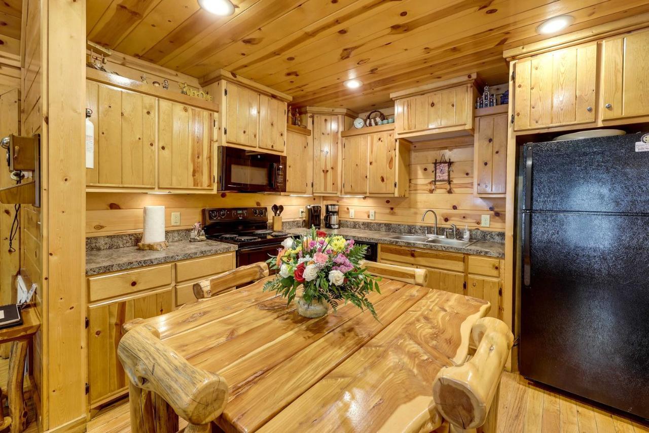 Broken Bow Rental Cabin With Hot Tub And Bar Exteriör bild