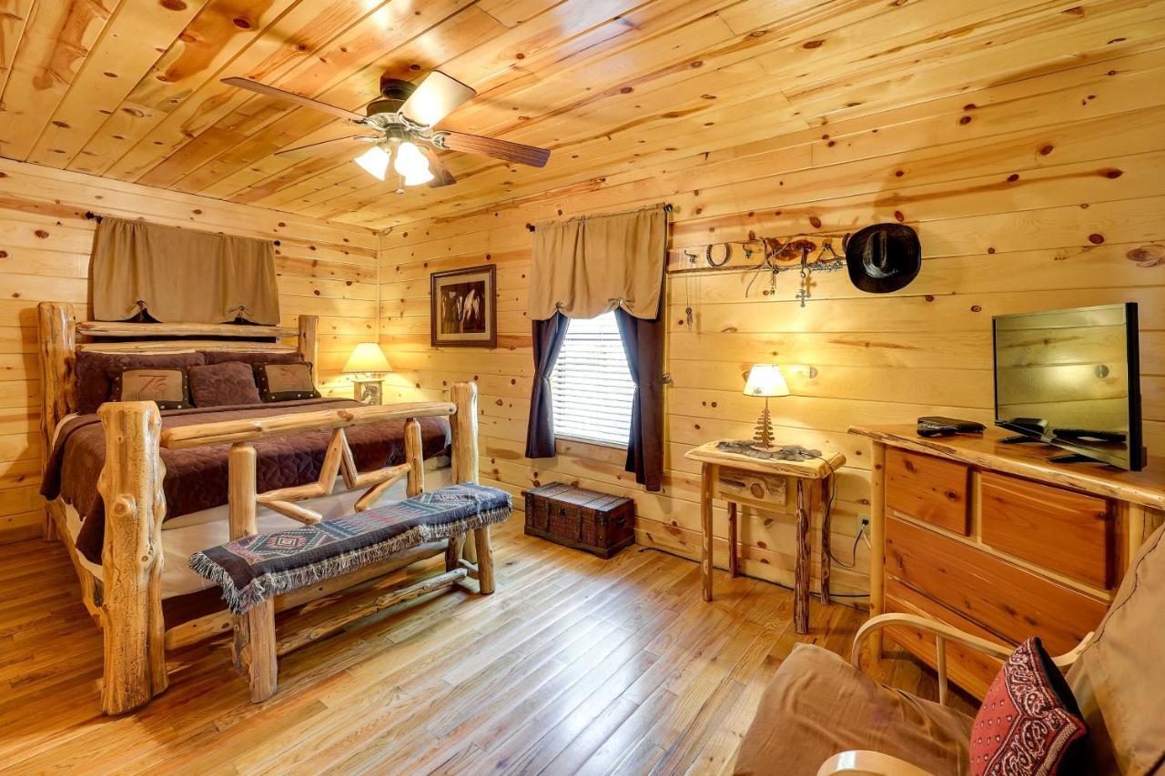 Broken Bow Rental Cabin With Hot Tub And Bar Exteriör bild