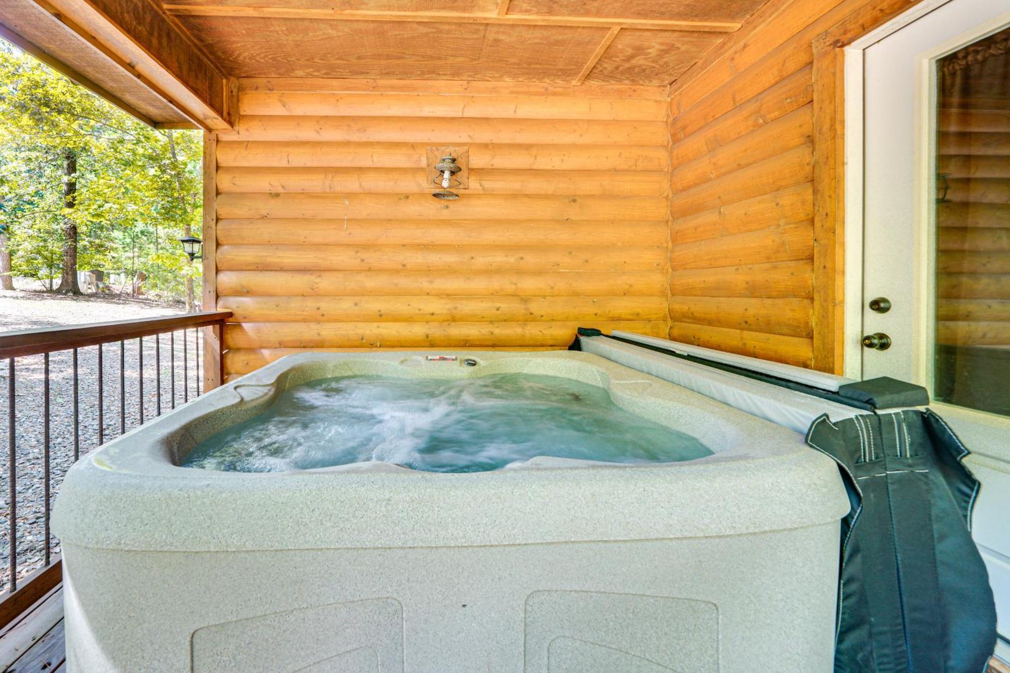 Broken Bow Rental Cabin With Hot Tub And Bar Exteriör bild